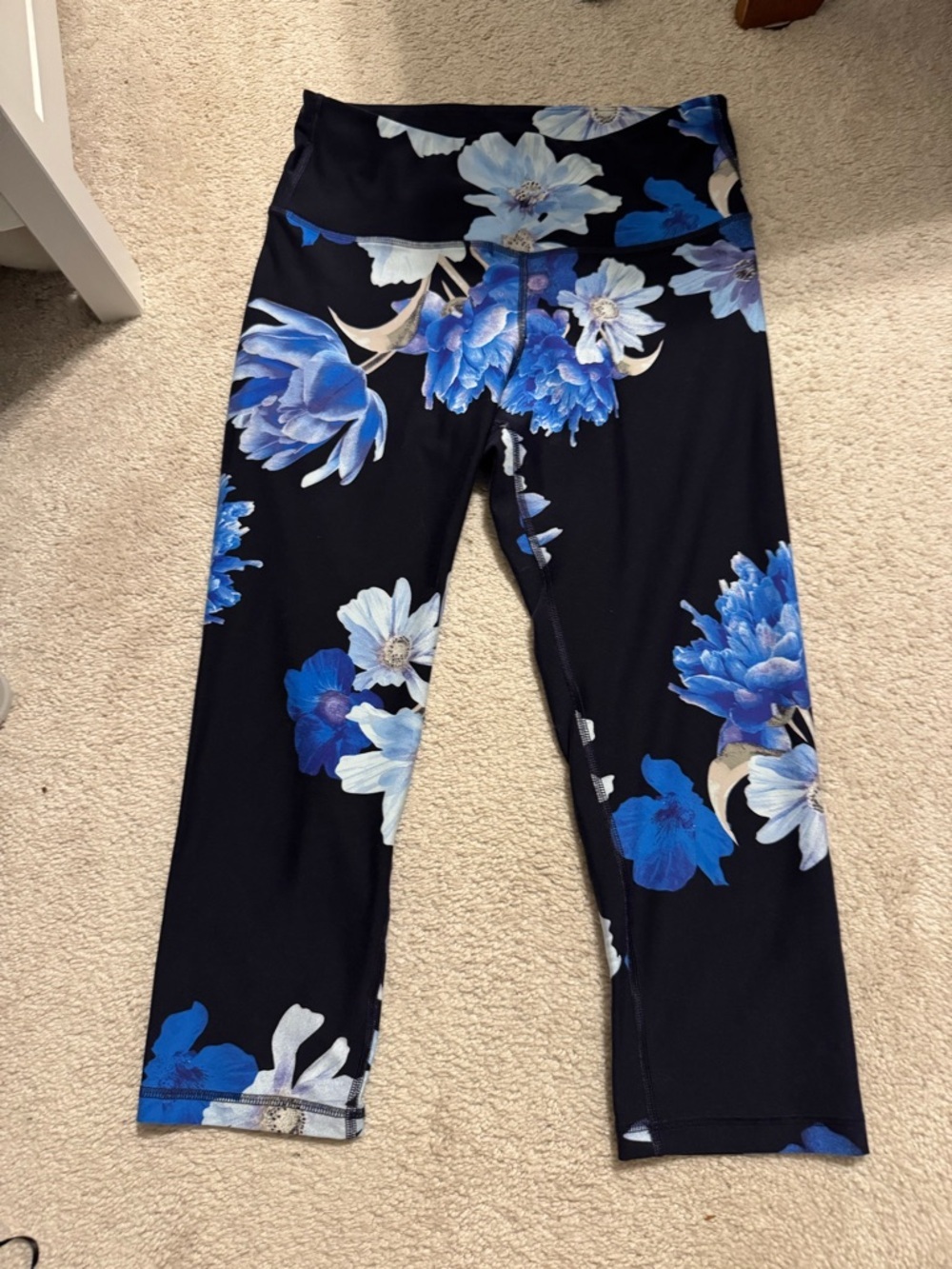 Old Navy Blue Floral Active Leggings And Matching Sports Bar - Picture 2 of 6